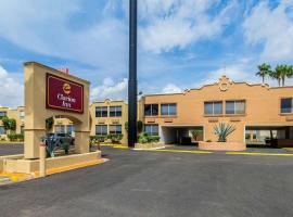 Clarion Inn near McAllen Airport, Cama e café (B&B) em McAllen