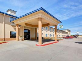 Quality Inn & Suites Wichita Falls I-44, hotel near Kickapoo Downtown Airpark - KIP, Wichita Falls