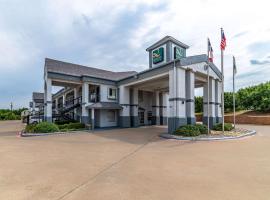 Quality Inn & Suites Canton, hotel in Canton