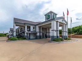 Quality Inn & Suites Canton