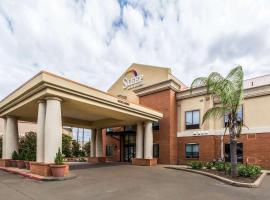 Sleep Inn & Suites Stafford, хотел в Стафорд