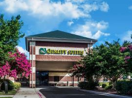 Quality Suites Lake Wright Norfolk Airport, hotel di Norfolk