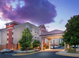 Comfort Suites Dulles Airport, hotell i Chantilly