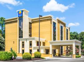 Comfort Inn Newport News-Williamsburg East, hotel sa parkingom u gradu Njuport Njuz