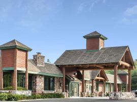 Quality Inn Rhinelander: Rhinelander şehrinde bir otel