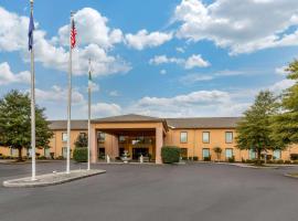 Quality Inn & Suites Benton - Draffenville, hotel near Four Rivers Boy Scout Reservation, Draffenville