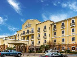 Evangeline Downs Hotel, Ascend Hotel Collection, hotel di Opelousas