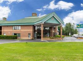 Quality Inn & Suites, hotel em Hawkesbury