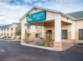 Quality Inn Airport, hotell  lennujaama Colorado Springsi lennujaam - COS lähedal