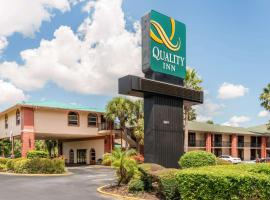 Quality Inn & Suites Orlando Airport, hotell i nærheten av Orlando internasjonale lufthavn - MCO 