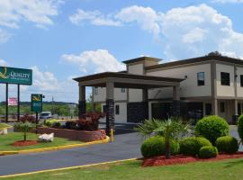 Quality Inn & Suites Athens University Area, motel in Athens