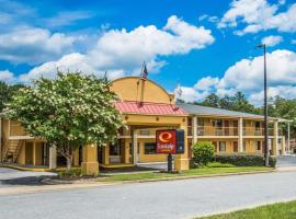 Econo Lodge Inn & Suites at Fort Moore, hotell i Columbus