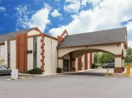 Econo Lodge At Six Flags