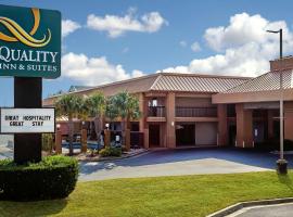 Quality Inn & Suites near Robins Air Force Base、ワーナーロビンズのホテル