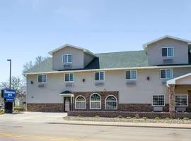 Rodeway Inn & Suites near Okoboji Lake