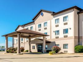 Quality Inn & Suites Salem near I-57, hotel con estacionamiento en Salem