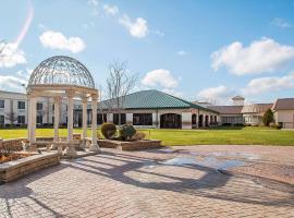 Clarion Inn Elmhurst - Oak Brook near I-88 I-290 I-294, hotel in Elmhurst