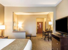 Comfort Suites North, hotel with parking in Fort Wayne