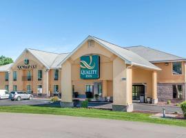 Quality Inn Bloomington Near University, hotel with jacuzzis in Bloomington