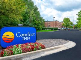 Comfort Inn Indianapolis North - Carmel, hotel s parkiralištem u gradu 'Carmel'