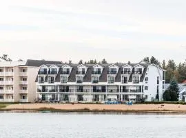 Quality Inn & Suites Mackinaw City Beachfront