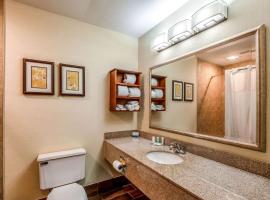 Country Inn & Suites by Radisson, Muskegon, MI, khách sạn ở Muskegon