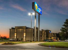Comfort Inn Metro Airport, hotel with parking in Romulus