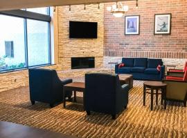 Comfort Inn, užmiesčio svečių namai mieste Farmington Hilsas