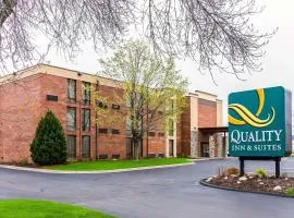 Quality Inn & Suites Arden Hills - Saint Paul North