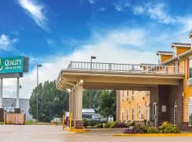 Quality Inn & Suites Chesterfield Village