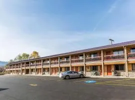 Econo Lodge Inn & Suites Kalispell