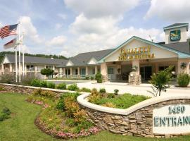 Quality Inn & Suites Biltmore East, hotel em Asheville