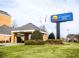 Comfort Inn Fayetteville West Near Fort Liberty, hotel in Fayetteville