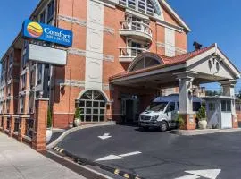 Comfort Inn & Suites LaGuardia Airport