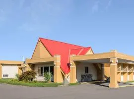 Econo Lodge Inn & Suites