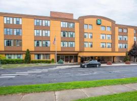 Quality Inn Massena, отель в Массене, рядом находится Upper Canada Village