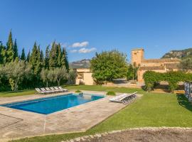 Historic House in Mallorca Up To 12 Guests, hotel v destinaci Andratx