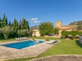 Historical house Mallorca pool wifi aircon/heat sleeps 12-14