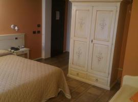 Agriturismo La Dimora Del Contadino, hotel v destinaci Mondovì