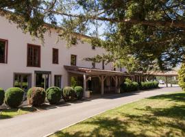 Clos St Eloi, The Originals Relais – hotel w mieście Thiers