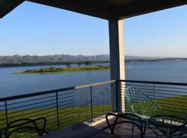 Puerto del Águila Departamentos sobre el Lago - The View Luxury Aparts