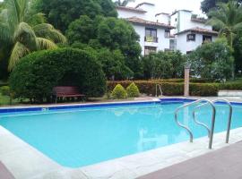 Hostería tropical la florida, hotel amb piscina a La Florida