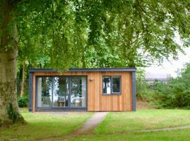 Cozy Snowdonia Chalet, hotel in Caernarfon