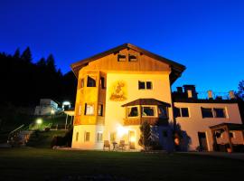 Hotel-Garni Drachenburg, hotel v destinaci Mittenwald