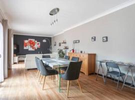 13 rue de la pyramide Bel Appartement, hotel in Mèze