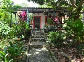 Casa Oasis de colibri, casa rústica em El Zaino
