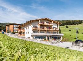 Hotel Schmiedhof, hotel near Bergbahn, Maranza