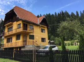 Balázs Holiday Apartment, hotel para famílias em Băile Tuşnad