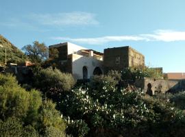 casa 3 archi, B&B di Alicudi