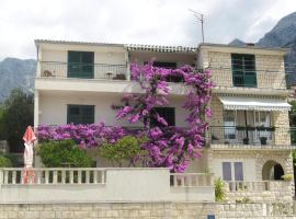 Apartments Villa Luce: Makarska, Makarska Main Bus Station yakınında bir otel